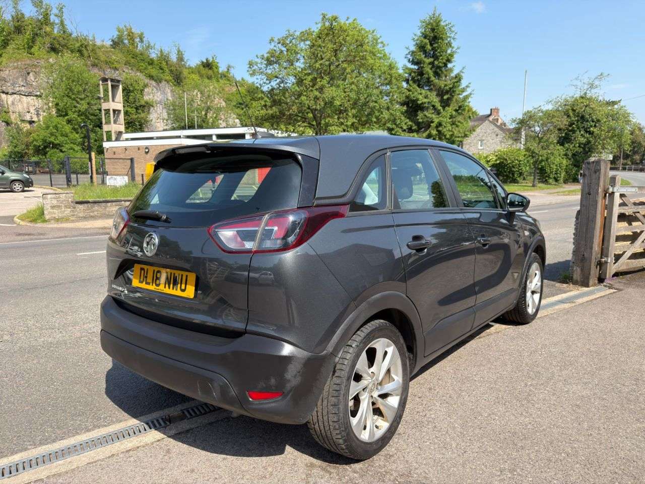 A 2018 VAUXHALL CROSSLAND X 1.2 SE SUV 5dr Petrol Manual Euro 6*LOW MILEAGE*4 SERVICE'S*SUPERB* *LOW MI A 2018 VAUXHALL CROSSLAND X 1.2 SE SUV 5dr Petrol Manual Euro 6*LOW MILEAGE*4 SERVICE'S*SUPERB* *LOW MI