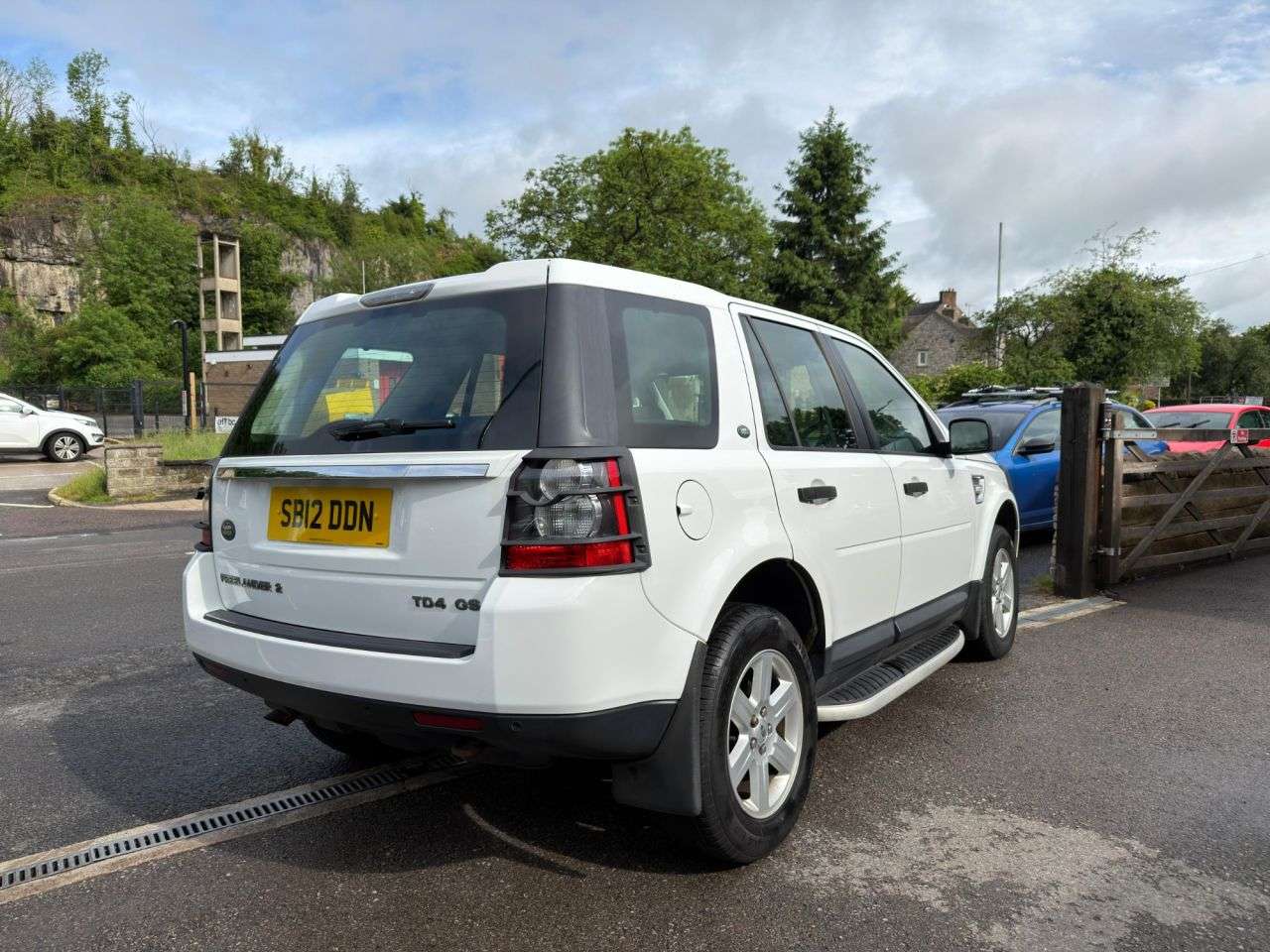 A 2012 LAND ROVER FREELANDER 2 2.2 TD4 GS SUV 5dr Diesel Manual 4WD Euro 5*7 SERVICES*1 OWNER+DEALER* *7 S A 2012 LAND ROVER FREELANDER 2 2.2 TD4 GS SUV 5dr Diesel Manual 4WD Euro 5*7 SERVICES*1 OWNER+DEALER* *7 S