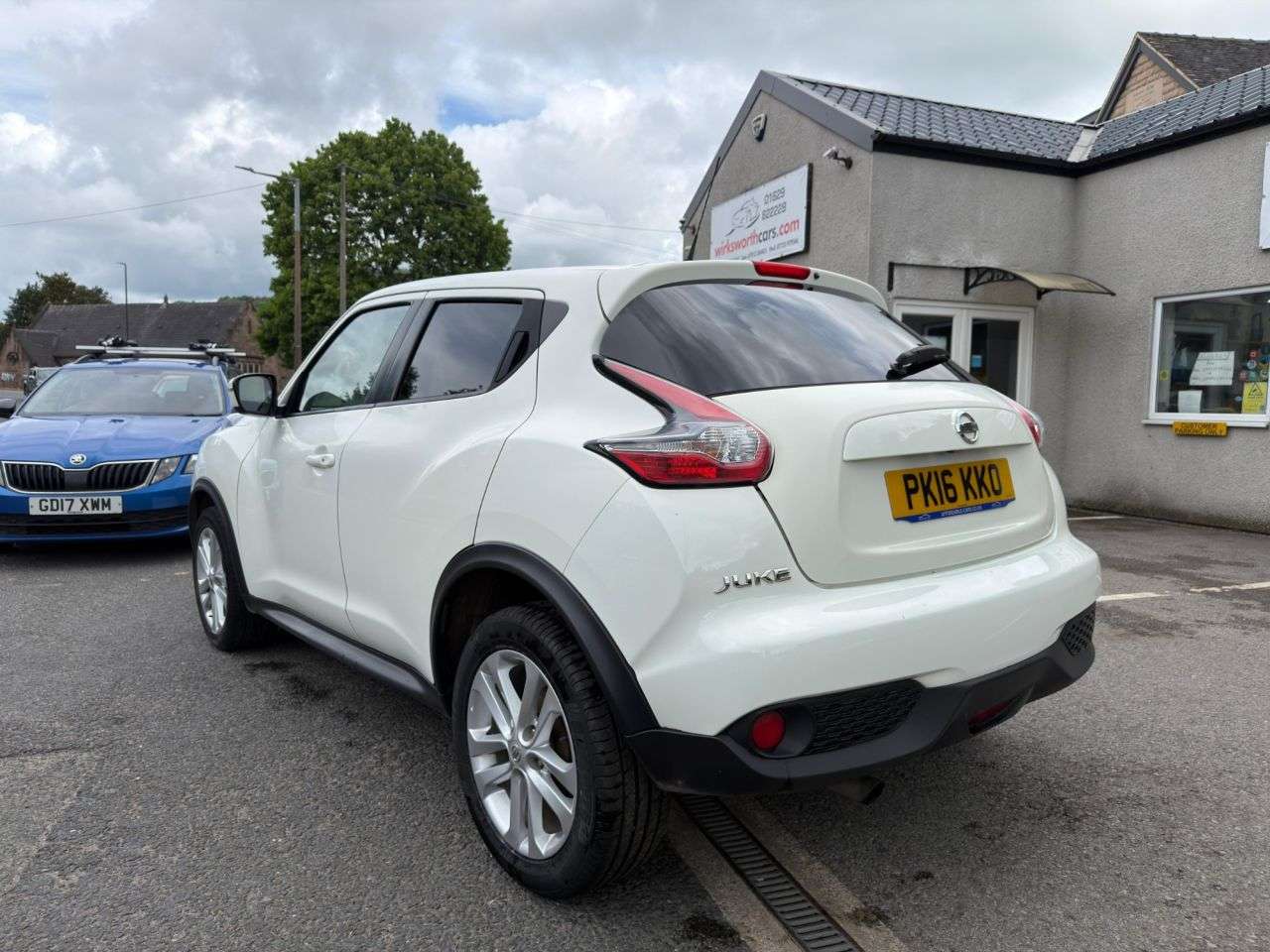 A 2016 NISSAN JUKE 1.2 DIG-T N-Connecta SUV 5dr Petrol Manual Euro 6*LOW INSURANCE GROUP* *LOW A 2016 NISSAN JUKE 1.2 DIG-T N-Connecta SUV 5dr Petrol Manual Euro 6*LOW INSURANCE GROUP* *LOW