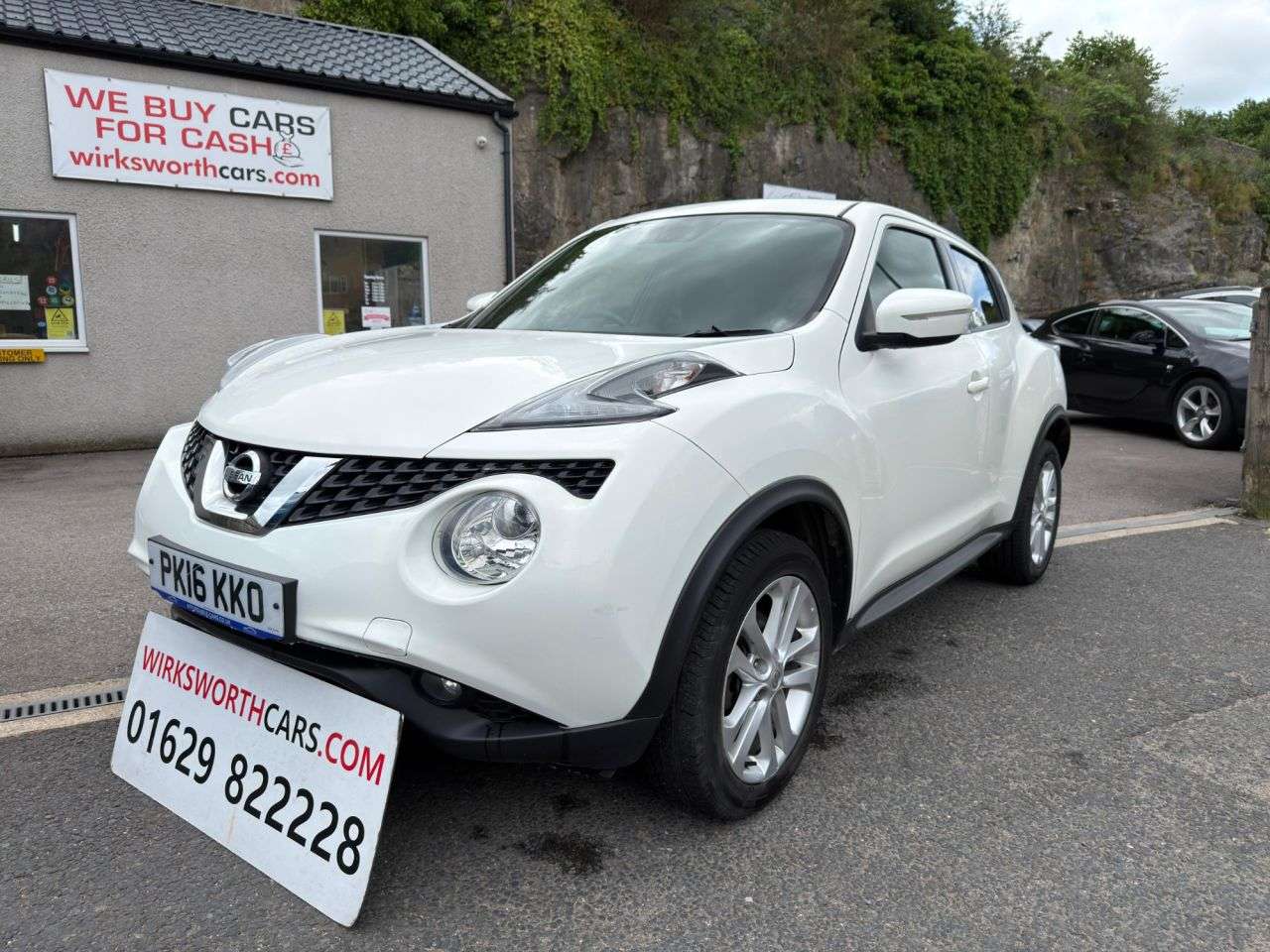 A 2016 NISSAN JUKE 1.2 DIG-T N-Connecta SUV 5dr Petrol Manual Euro 6*LOW INSURANCE GROUP* *LOW A 2016 NISSAN JUKE 1.2 DIG-T N-Connecta SUV 5dr Petrol Manual Euro 6*LOW INSURANCE GROUP* *LOW
