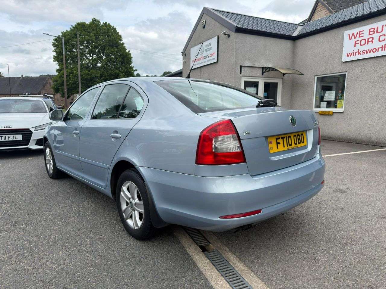 A 2010 SKODA OCTAVIA 1.4 TSI SE Hatchback 5dr Petrol Manual Euro 5 ** SKODA SERVICE HISTORY AND A 2010 SKODA OCTAVIA 1.4 TSI SE Hatchback 5dr Petrol Manual Euro 5 ** SKODA SERVICE HISTORY AND