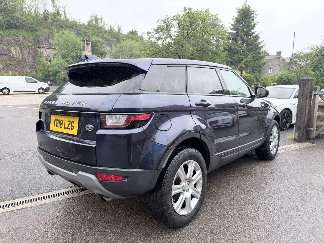 A 2018 LAND ROVER RANGE ROVER EVOQUE 2.0 TD4 SE Tech SUV 5dr Diesel Auto 4WD Euro 6*FSH*NEW TIMING CHAIN* *FSH*R A 2018 LAND ROVER RANGE ROVER EVOQUE 2.0 TD4 SE Tech SUV 5dr Diesel Auto 4WD Euro 6*FSH*NEW TIMING CHAIN* *FSH*R