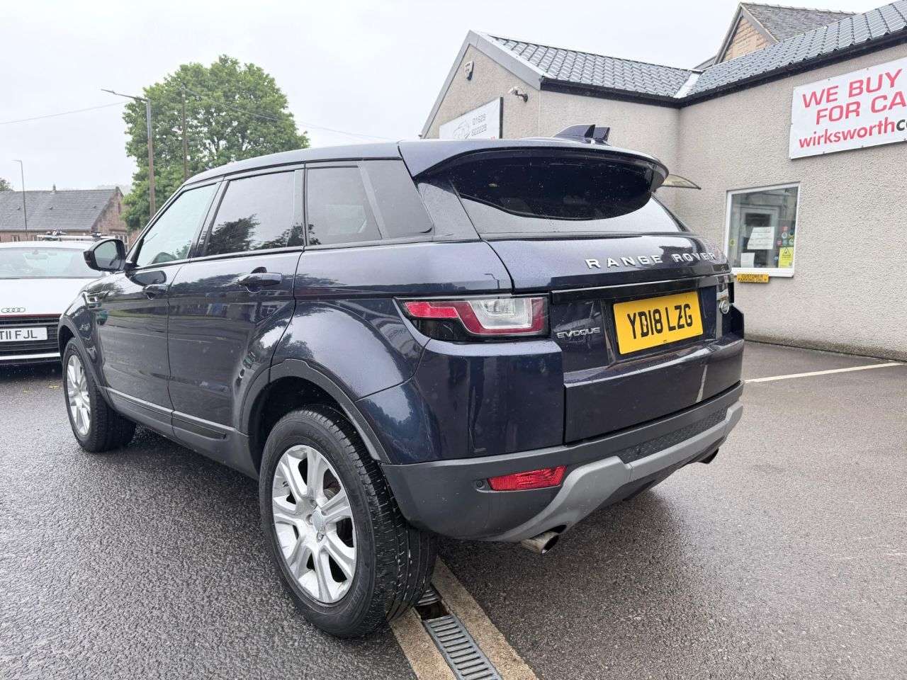 A 2018 LAND ROVER RANGE ROVER EVOQUE 2.0 TD4 SE Tech SUV 5dr Diesel Auto 4WD Euro 6*FSH*NEW TIMING CHAIN* *FSH*R A 2018 LAND ROVER RANGE ROVER EVOQUE 2.0 TD4 SE Tech SUV 5dr Diesel Auto 4WD Euro 6*FSH*NEW TIMING CHAIN* *FSH*R