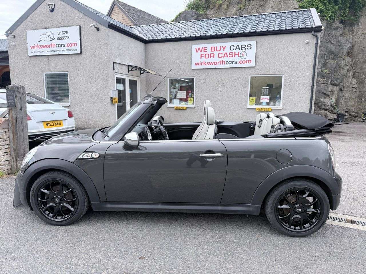 2011 MINI CONVERTIBLE 2011 MINI CONVERTIBLE