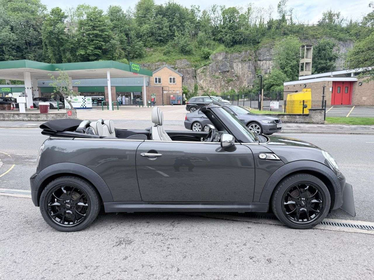2011 MINI CONVERTIBLE 2011 MINI CONVERTIBLE