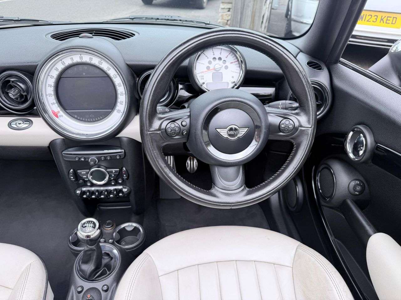 2011 MINI CONVERTIBLE 2011 MINI CONVERTIBLE