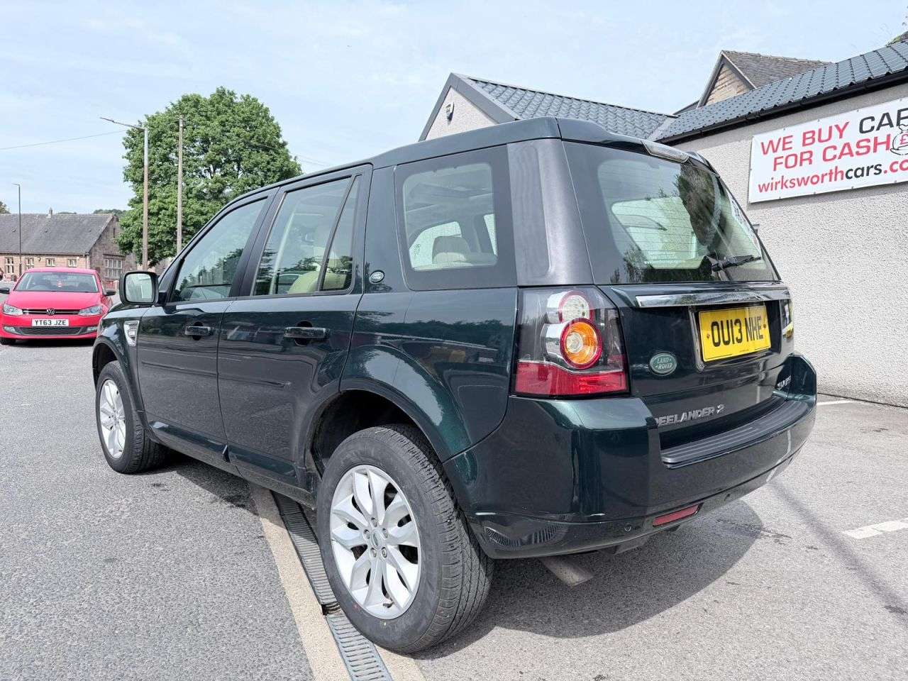 A 2013 LAND ROVER FREELANDER 2 2.2 SD4 HSE SUV 5dr Diesel CommandShift 4WD Euro 5 * FSH, SUNROOFS, LEATHER A 2013 LAND ROVER FREELANDER 2 2.2 SD4 HSE SUV 5dr Diesel CommandShift 4WD Euro 5 * FSH, SUNROOFS, LEATHER