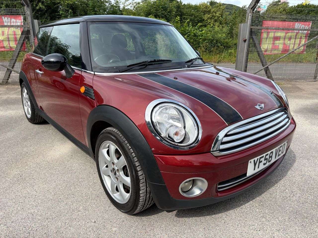 A 2009 MINI HATCH 1.6 Cooper Hatchback 3dr Petrol Manual Euro 4 LOW MILEAGE* 16" ALLOYS * BT A 2009 MINI HATCH 1.6 Cooper Hatchback 3dr Petrol Manual Euro 4 LOW MILEAGE* 16" ALLOYS * BT