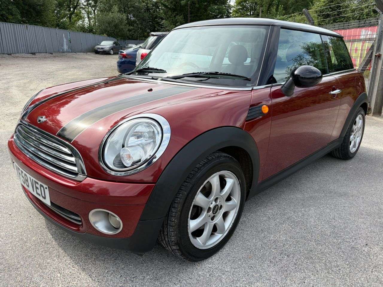A 2009 MINI HATCH 1.6 Cooper Hatchback 3dr Petrol Manual Euro 4 LOW MILEAGE* 16" ALLOYS * BT A 2009 MINI HATCH 1.6 Cooper Hatchback 3dr Petrol Manual Euro 4 LOW MILEAGE* 16" ALLOYS * BT