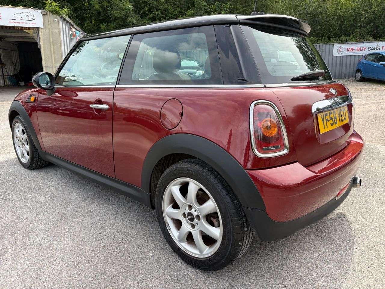 A 2009 MINI HATCH 1.6 Cooper Hatchback 3dr Petrol Manual Euro 4 LOW MILEAGE* 16" ALLOYS * BT A 2009 MINI HATCH 1.6 Cooper Hatchback 3dr Petrol Manual Euro 4 LOW MILEAGE* 16" ALLOYS * BT