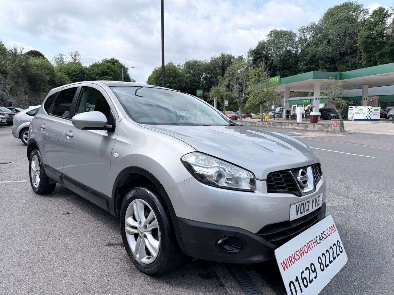 A 2013 NISSAN QASHQAI+2 1.5 dCi Acenta SUV 5dr Diesel Manual 2WD Euro 5*8 SERVICES*7 SEATS* *8 SERV A 2013 NISSAN QASHQAI+2 1.5 dCi Acenta SUV 5dr Diesel Manual 2WD Euro 5*8 SERVICES*7 SEATS* *8 SERV