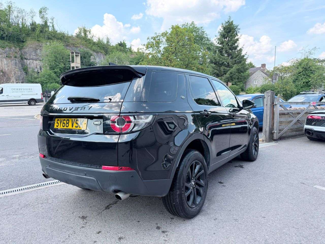 A 2018 LAND ROVER DISCOVERY SPORT 2.0 TD4 SE Tech SUV 5dr D Auto 4WD Euro 6*7 seats*history*timing chain done A 2018 LAND ROVER DISCOVERY SPORT 2.0 TD4 SE Tech SUV 5dr D Auto 4WD Euro 6*7 seats*history*timing chain done