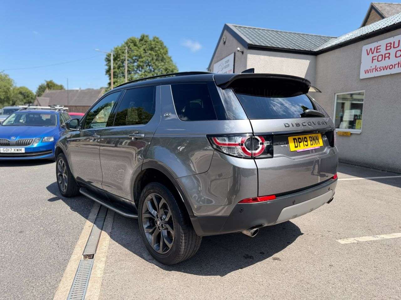 A 2019 LAND ROVER DISCOVERY SPORT TD4 LANDMARK A 2019 LAND ROVER DISCOVERY SPORT TD4 LANDMARK