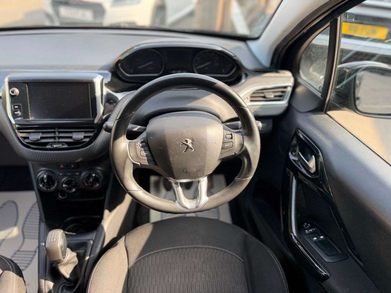 2017 PEUGEOT 208 2017 PEUGEOT 208