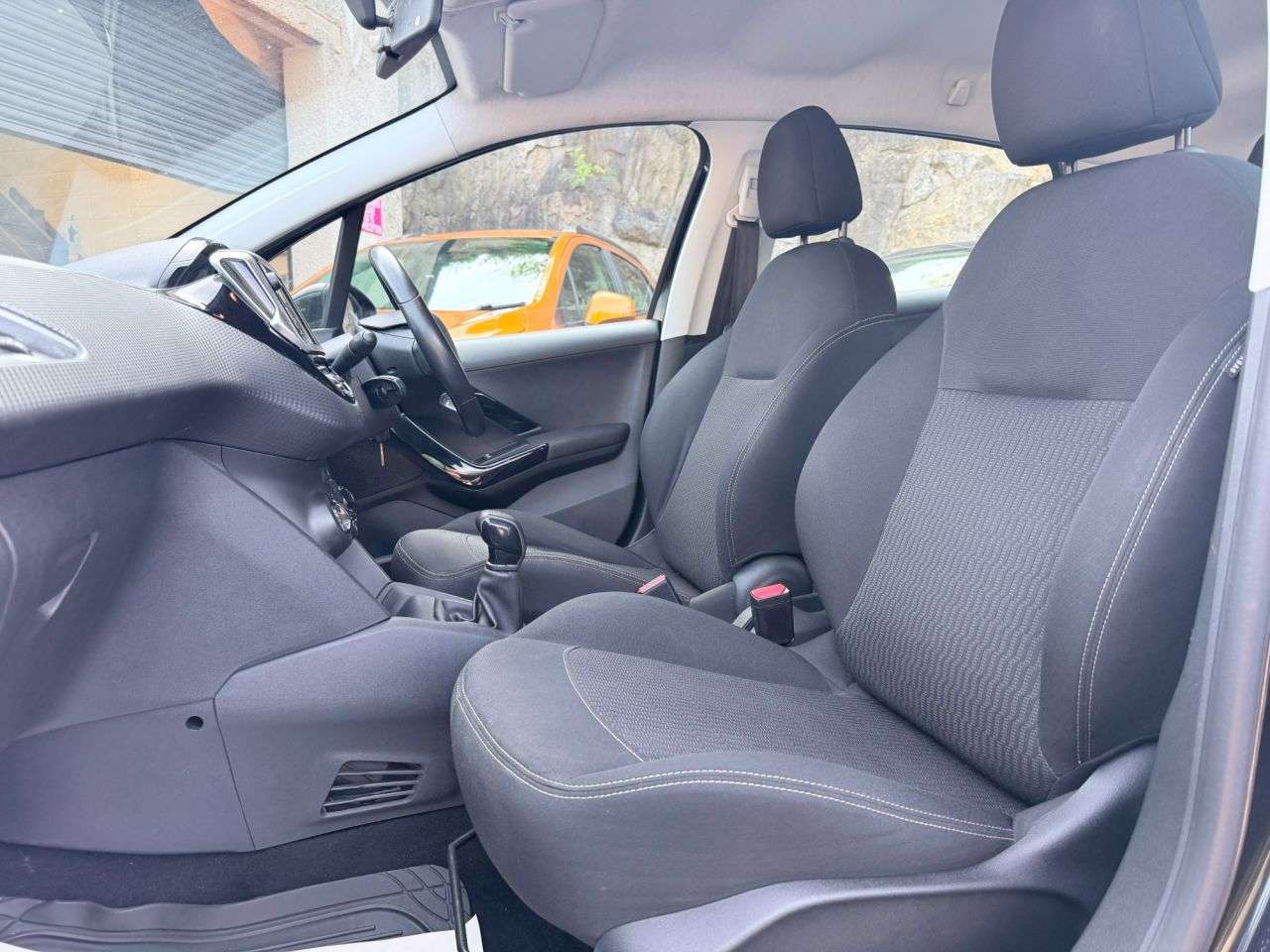 2017 PEUGEOT 208 2017 PEUGEOT 208