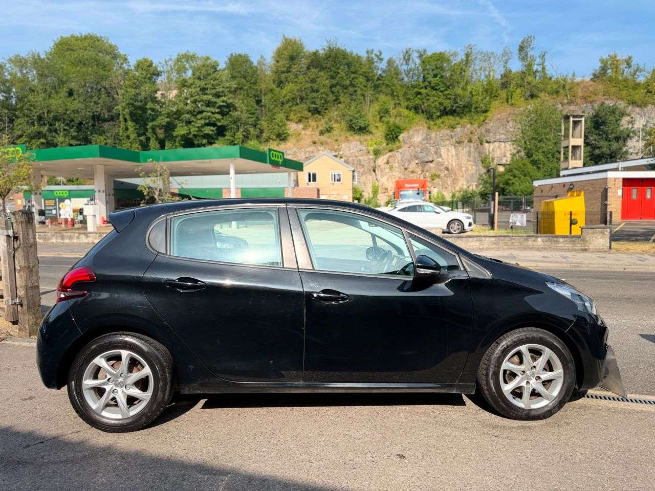2017 PEUGEOT 208 2017 PEUGEOT 208