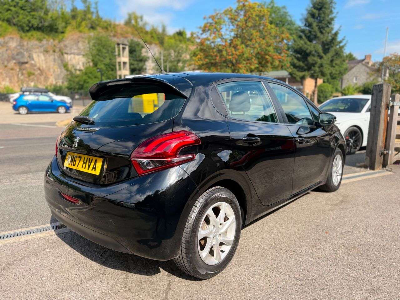 A 2017 PEUGEOT 208 1.6 BlueHDi Active 5dr Hatch Diesel Manual Euro 6*FSH*LADY OWNED 4yrs* *FSH A 2017 PEUGEOT 208 1.6 BlueHDi Active 5dr Hatch Diesel Manual Euro 6*FSH*LADY OWNED 4yrs* *FSH