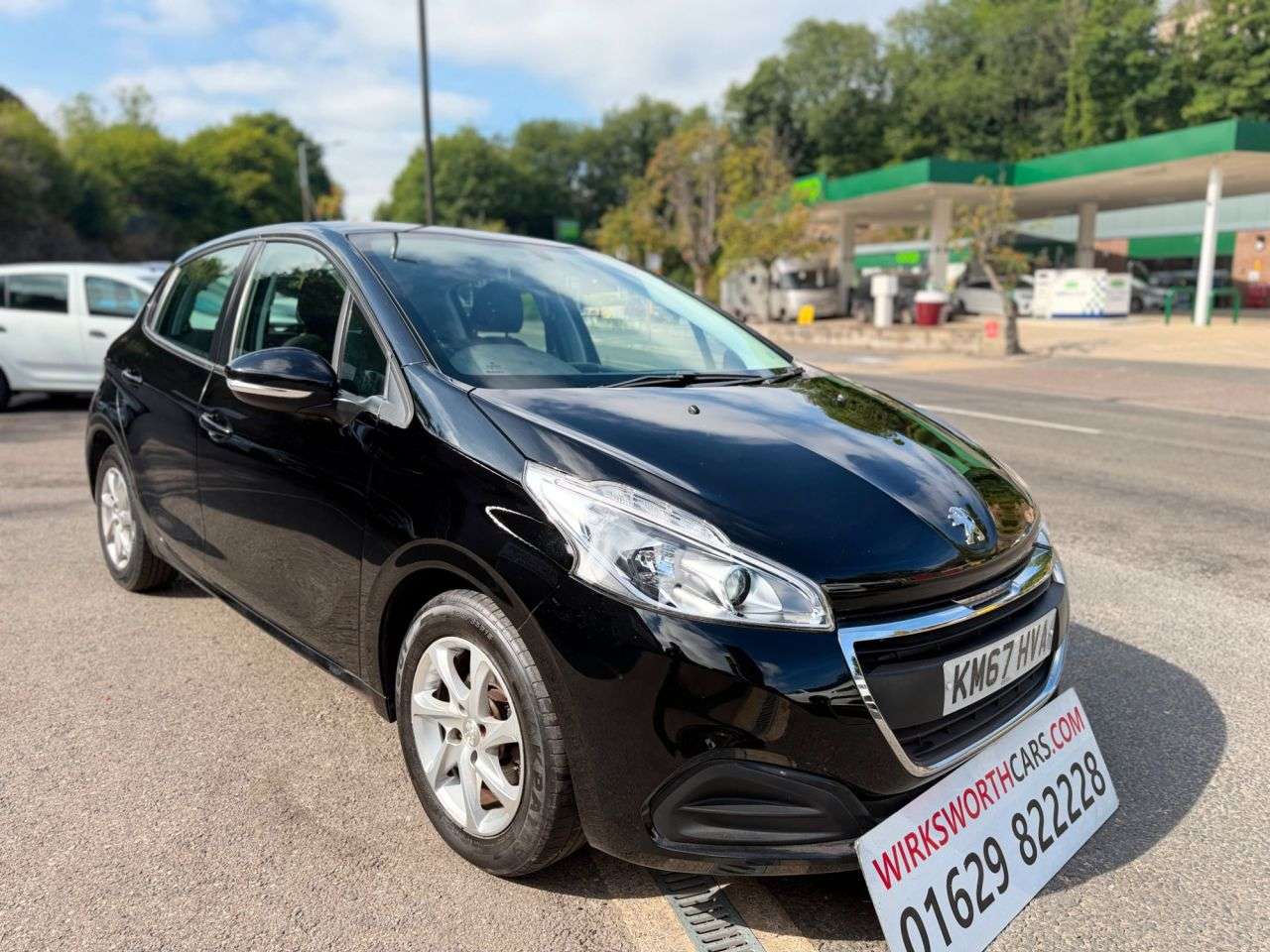A 2017 PEUGEOT 208 1.6 BlueHDi Active 5dr Hatch Diesel Manual Euro 6*FSH*LADY OWNED 4yrs* *FSH A 2017 PEUGEOT 208 1.6 BlueHDi Active 5dr Hatch Diesel Manual Euro 6*FSH*LADY OWNED 4yrs* *FSH