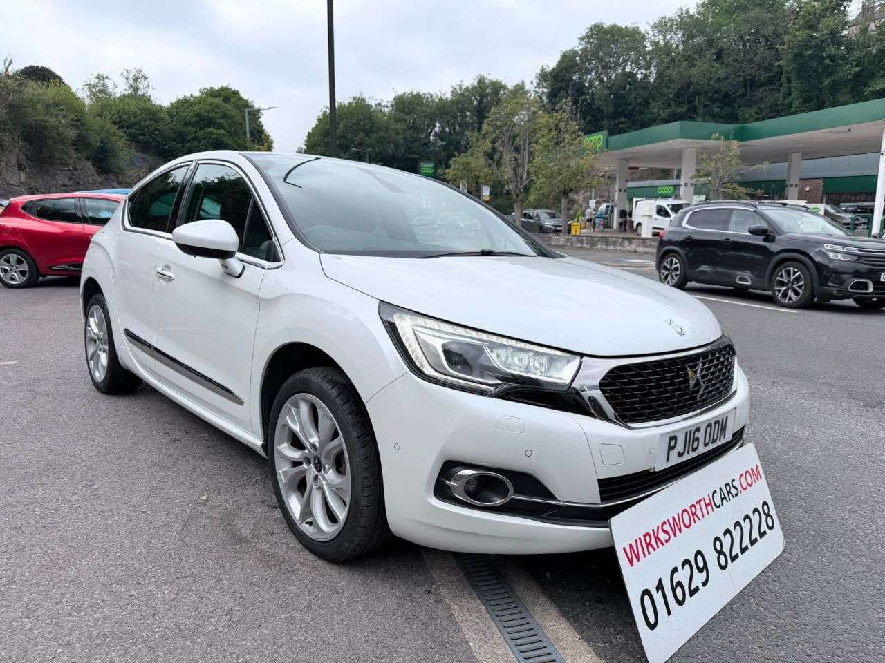 A 2016 DS AUTOMOBILES DS 4 1.6 BlueHDi Prestige 5dr Hatch Diesel Manual Euro 6*FSH 7 STAMPS*SAT NAV* * A 2016 DS AUTOMOBILES DS 4 1.6 BlueHDi Prestige 5dr Hatch Diesel Manual Euro 6*FSH 7 STAMPS*SAT NAV* *
