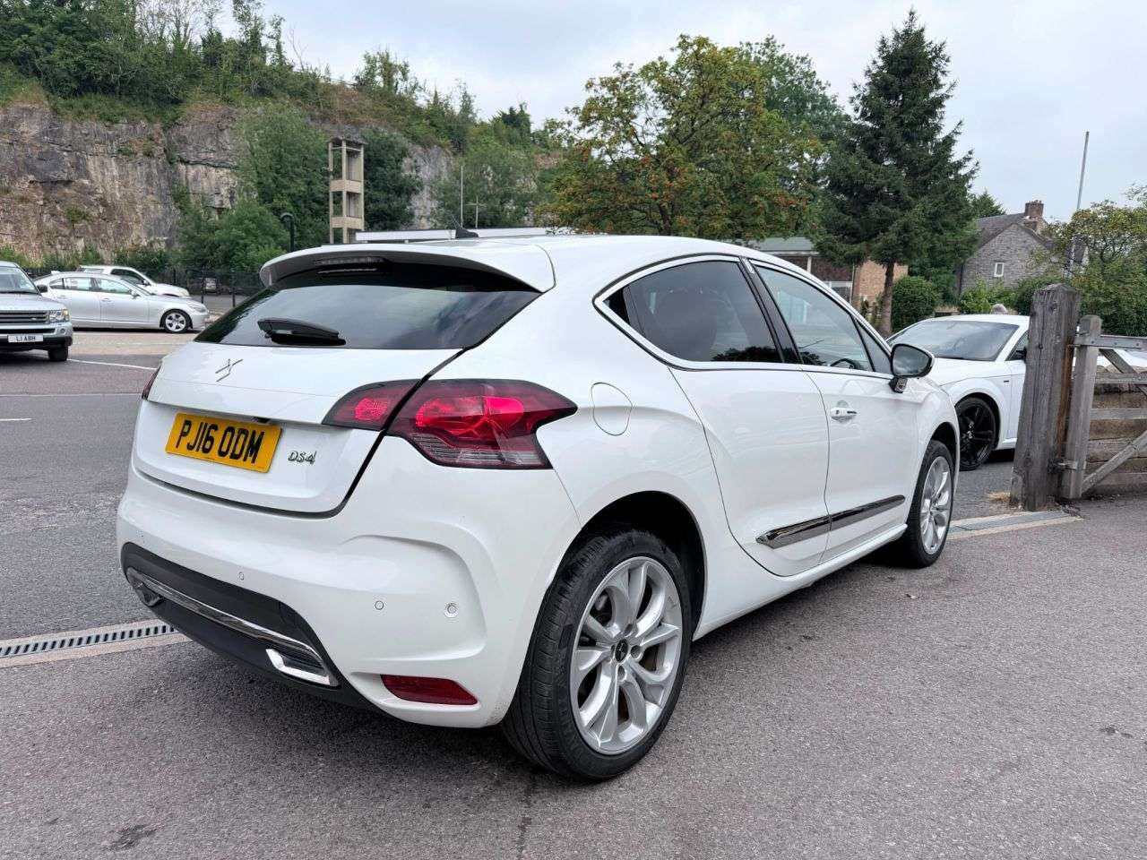 A 2016 DS AUTOMOBILES DS 4 1.6 BlueHDi Prestige 5dr Hatch Diesel Manual Euro 6*FSH 7 STAMPS*SAT NAV* * A 2016 DS AUTOMOBILES DS 4 1.6 BlueHDi Prestige 5dr Hatch Diesel Manual Euro 6*FSH 7 STAMPS*SAT NAV* *