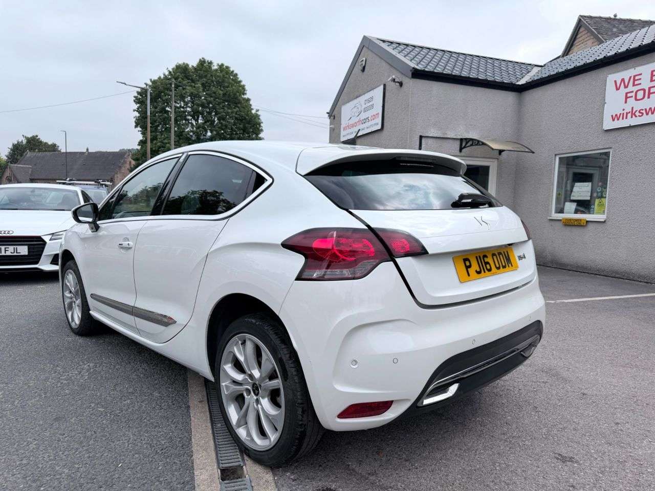A 2016 DS AUTOMOBILES DS 4 1.6 BlueHDi Prestige 5dr Hatch Diesel Manual Euro 6*FSH 7 STAMPS*SAT NAV* * A 2016 DS AUTOMOBILES DS 4 1.6 BlueHDi Prestige 5dr Hatch Diesel Manual Euro 6*FSH 7 STAMPS*SAT NAV* *