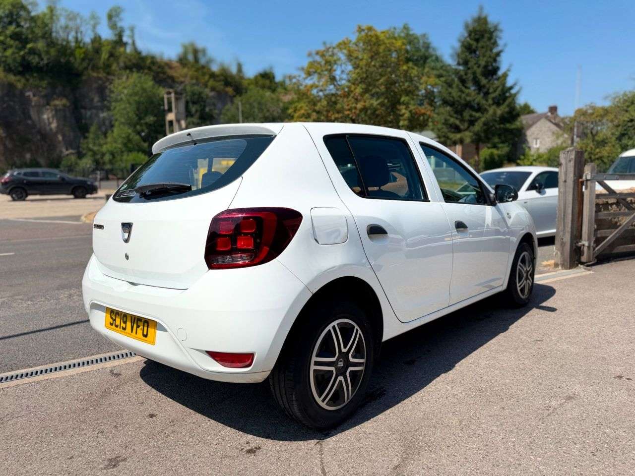 A 2019 DACIA SANDERO 1.0 SCe Essential 5dr Hatch Petrol Manual Euro 6*HISTORY*NEW TIMING CHAIN* A 2019 DACIA SANDERO 1.0 SCe Essential 5dr Hatch Petrol Manual Euro 6*HISTORY*NEW TIMING CHAIN*