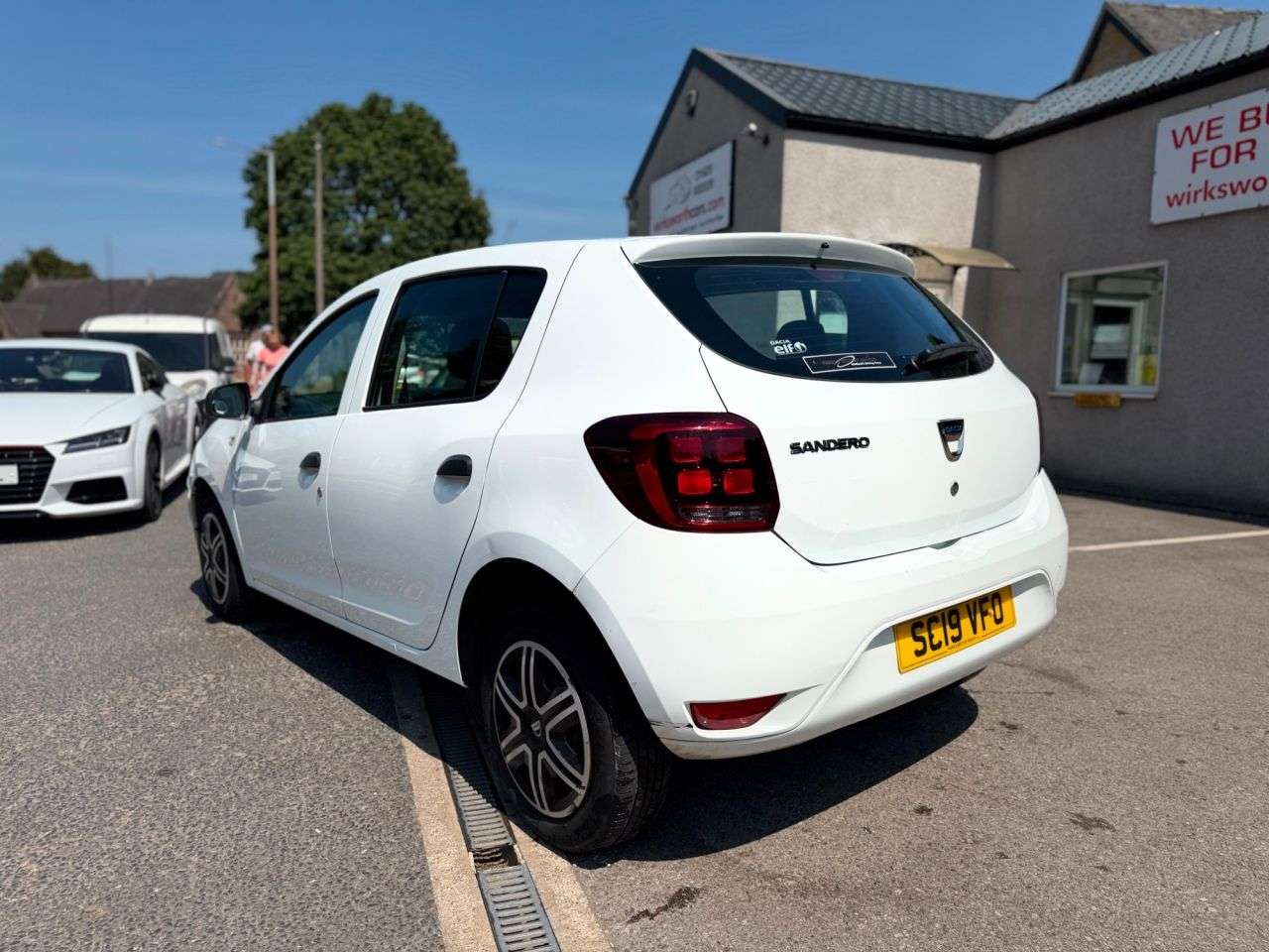 A 2019 DACIA SANDERO 1.0 SCe Essential 5dr Hatch Petrol Manual Euro 6*HISTORY*NEW TIMING CHAIN* A 2019 DACIA SANDERO 1.0 SCe Essential 5dr Hatch Petrol Manual Euro 6*HISTORY*NEW TIMING CHAIN*