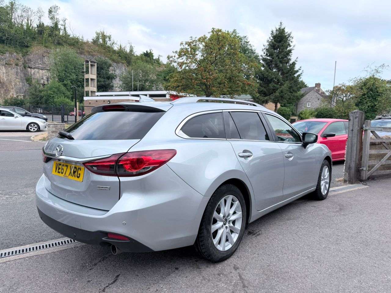 A 2018 MAZDA MAZDA6 2.2 SKYACTIV-D SE-L Nav Estate 5dr Diesel Auto Euro 6*FMDSH 12 STAMPS* *FMD A 2018 MAZDA MAZDA6 2.2 SKYACTIV-D SE-L Nav Estate 5dr Diesel Auto Euro 6*FMDSH 12 STAMPS* *FMD