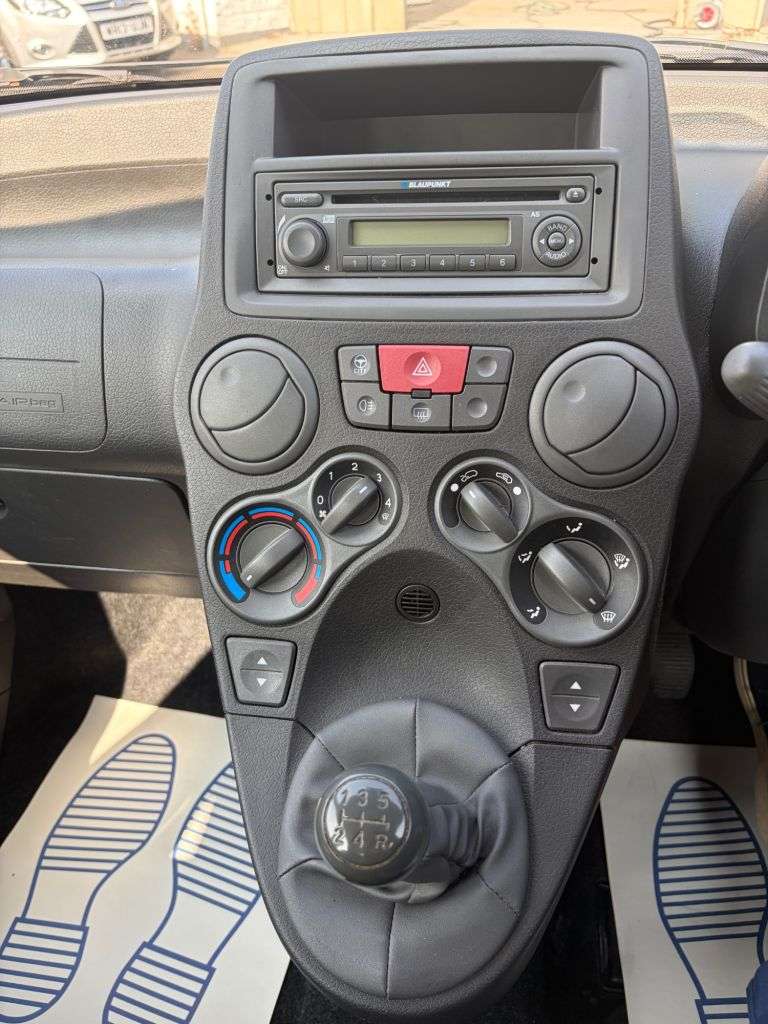 2011 FIAT PANDA 2011 FIAT PANDA