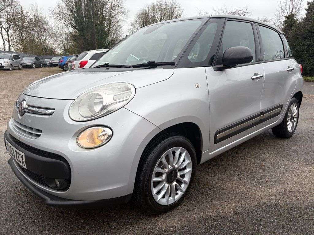 A 2013 FIAT 500L 1.3 MultiJet Lounge MPV 5dr Diesel Manual Euro 5 (s/s) (85 bhp**PANORAMIC S A 2013 FIAT 500L 1.3 MultiJet Lounge MPV 5dr Diesel Manual Euro 5 (s/s) (85 bhp**PANORAMIC S