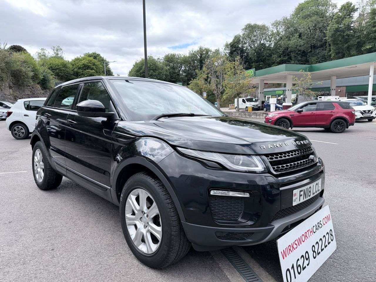 A 2018 LAND ROVER RANGE ROVER EVOQUE 2.0 eD4 SE Tech SUV 5dr Diesel Manual FWD Euro 6*HISTORY*LEATHER*2wd* *HIST A 2018 LAND ROVER RANGE ROVER EVOQUE 2.0 eD4 SE Tech SUV 5dr Diesel Manual FWD Euro 6*HISTORY*LEATHER*2wd* *HIST