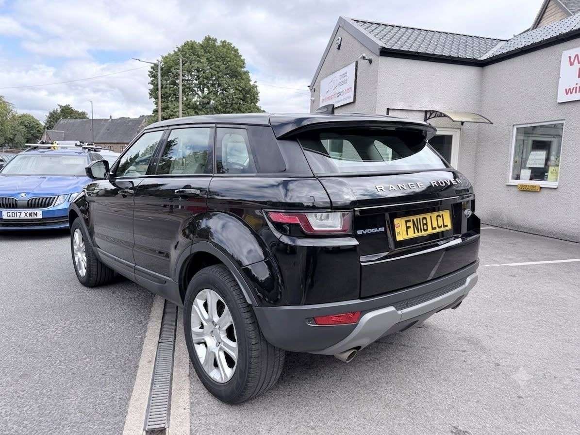 A 2018 LAND ROVER RANGE ROVER EVOQUE 2.0 eD4 SE Tech SUV 5dr Diesel Manual FWD Euro 6*HISTORY*LEATHER*2wd* *HIST A 2018 LAND ROVER RANGE ROVER EVOQUE 2.0 eD4 SE Tech SUV 5dr Diesel Manual FWD Euro 6*HISTORY*LEATHER*2wd* *HIST