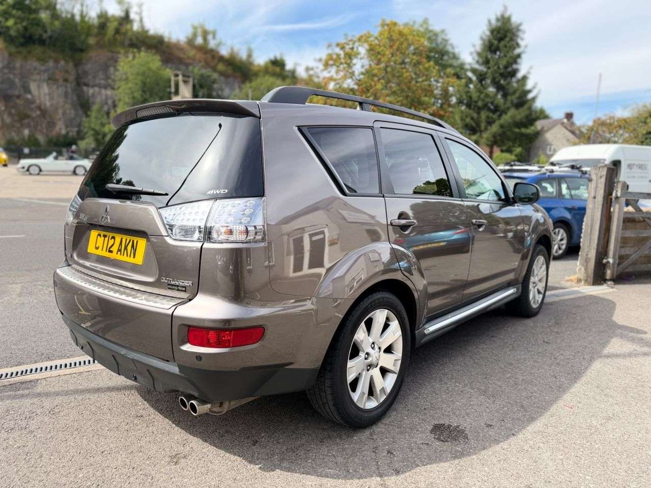 A 2012 MITSUBISHI OUTLANDER 2.2 DI-D GX4 SUV 5dr Diesel Manual 4WD Euro 5 * 2 OWNERS FROM NEW, ELECTRIC A 2012 MITSUBISHI OUTLANDER 2.2 DI-D GX4 SUV 5dr Diesel Manual 4WD Euro 5 * 2 OWNERS FROM NEW, ELECTRIC