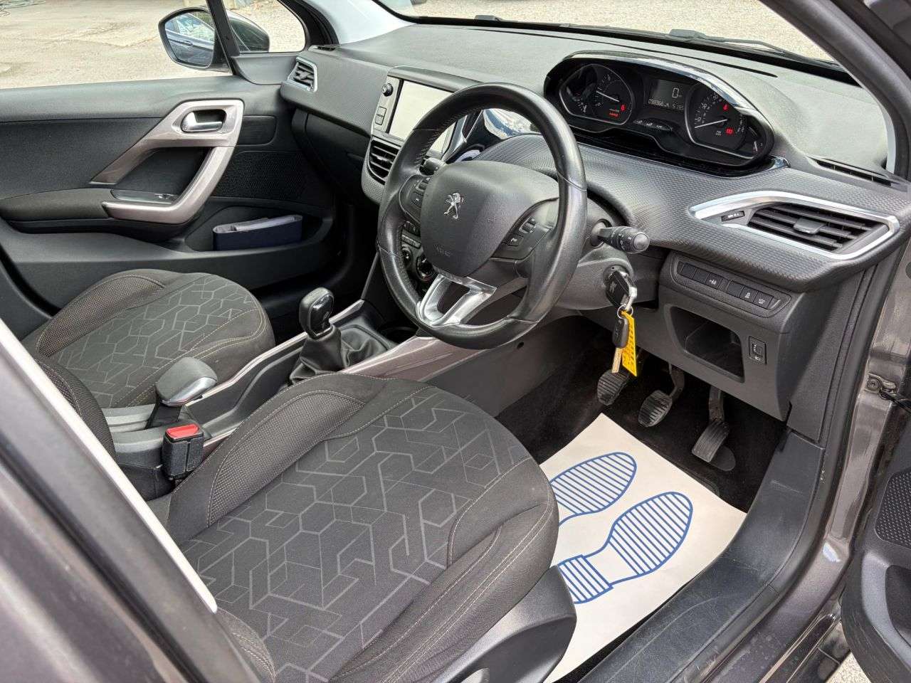 2015 PEUGEOT 2008 2015 PEUGEOT 2008