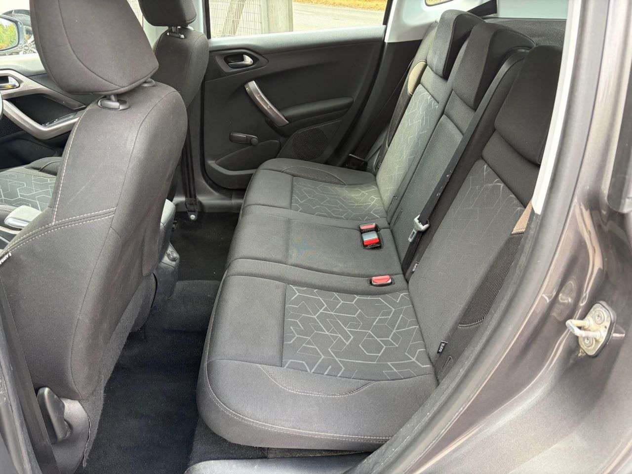 2015 PEUGEOT 2008 2015 PEUGEOT 2008