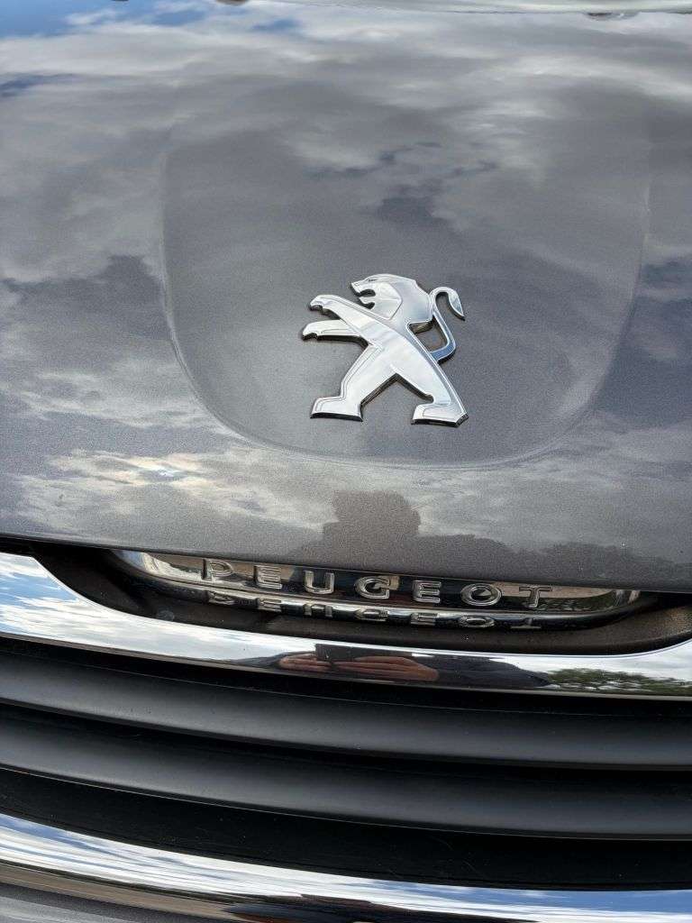 2015 PEUGEOT 2008 2015 PEUGEOT 2008
