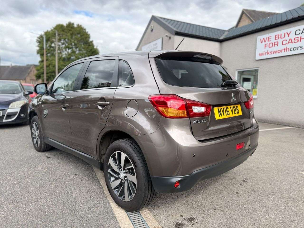 A 2016 MITSUBISHI ASX 1.8D 3 SUV 5dr Diesel Manual Euro 5 * FSH, KEYLESS ENTRY AND START, 17" SIL A 2016 MITSUBISHI ASX 1.8D 3 SUV 5dr Diesel Manual Euro 5 * FSH, KEYLESS ENTRY AND START, 17" SIL