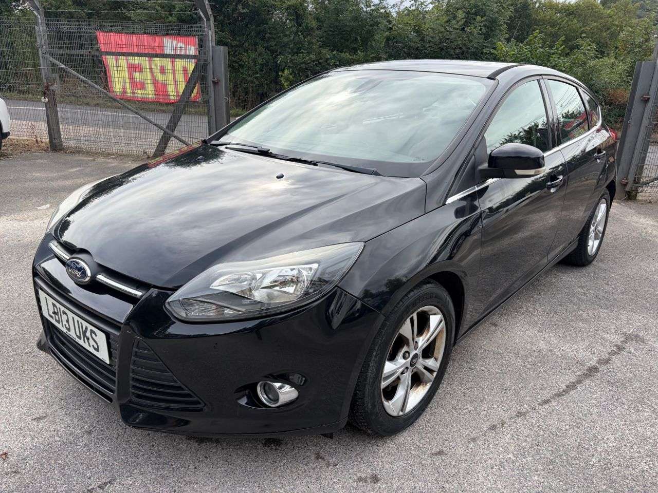 A 2013 FORD FOCUS 1.6 TDCi Zetec Hatchback 5dr Diesel Manual Euro 5 * PART/ X TO CLEAR, FULL A 2013 FORD FOCUS 1.6 TDCi Zetec Hatchback 5dr Diesel Manual Euro 5 * PART/ X TO CLEAR, FULL