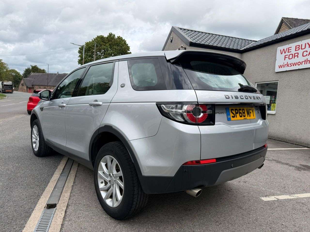 A 2018 LAND ROVER DISCOVERY SPORT 2.0 TD4 SE Tech SUV 5dr Diesel Auto 4WD Euro 6**FSH 5 STAMPS**7 SEATS** *FS A 2018 LAND ROVER DISCOVERY SPORT 2.0 TD4 SE Tech SUV 5dr Diesel Auto 4WD Euro 6**FSH 5 STAMPS**7 SEATS** *FS