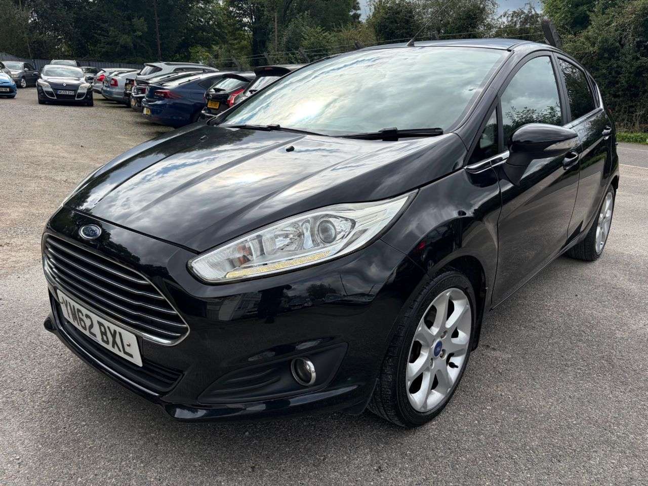 A 2013 FORD FIESTA 1.6 TDCi ECOnetic Titanium Hatchback 5dr Diesel Manual Euro 5 **PART/X TO C A 2013 FORD FIESTA 1.6 TDCi ECOnetic Titanium Hatchback 5dr Diesel Manual Euro 5 **PART/X TO C