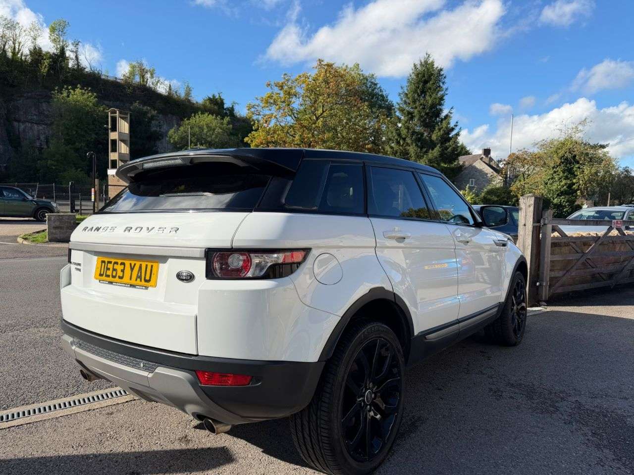 A 2013 LAND ROVER RANGE ROVER EVOQUE 2.2 SD4 Pure Tech SUV 5dr Diesel Manual 4WD Euro 5* BLACK HEATED LEATHER, 2 A 2013 LAND ROVER RANGE ROVER EVOQUE 2.2 SD4 Pure Tech SUV 5dr Diesel Manual 4WD Euro 5* BLACK HEATED LEATHER, 2