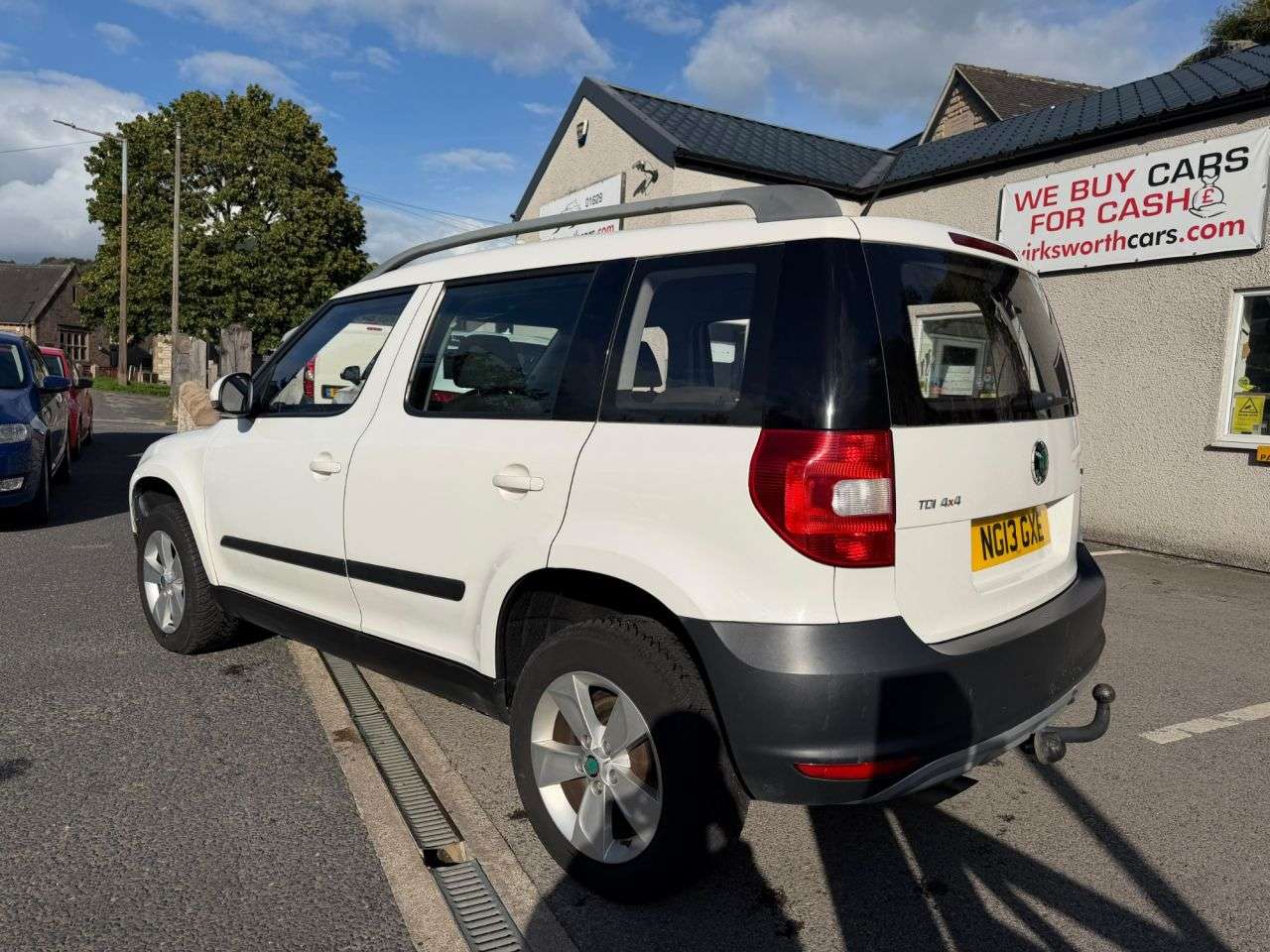 A 2013 SKODA YETI 2.0 TDI S SUV 5dr Diesel Manual 4WD Euro 5*FSH*CAMBELT DONE*TOW BAR* *FSH 7 A 2013 SKODA YETI 2.0 TDI S SUV 5dr Diesel Manual 4WD Euro 5*FSH*CAMBELT DONE*TOW BAR* *FSH 7