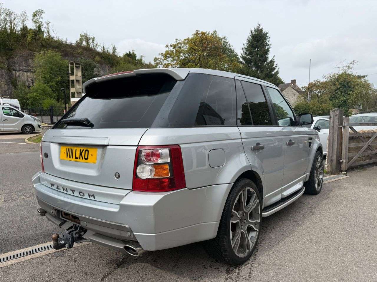 A 2007 LAND ROVER RANGE ROVER SPORT 2.7 TDV6 SPORT S 188 BHP*FSH 16 STAMPS*FANTOM WHEELS & EXHAUST* *FSH 16 STA A 2007 LAND ROVER RANGE ROVER SPORT 2.7 TDV6 SPORT S 188 BHP*FSH 16 STAMPS*FANTOM WHEELS & EXHAUST* *FSH 16 STA