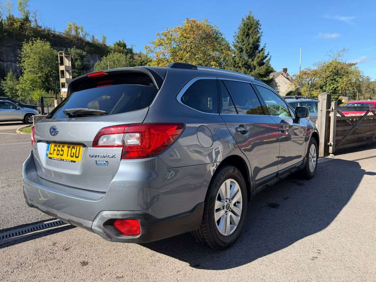 A 2015 SUBARU OUTBACK 2.0D SE Estate 5dr Diesel Lineartronic 4WD**FSH**1 LADY OWNER FROM NEW** *F A 2015 SUBARU OUTBACK 2.0D SE Estate 5dr Diesel Lineartronic 4WD**FSH**1 LADY OWNER FROM NEW** *F