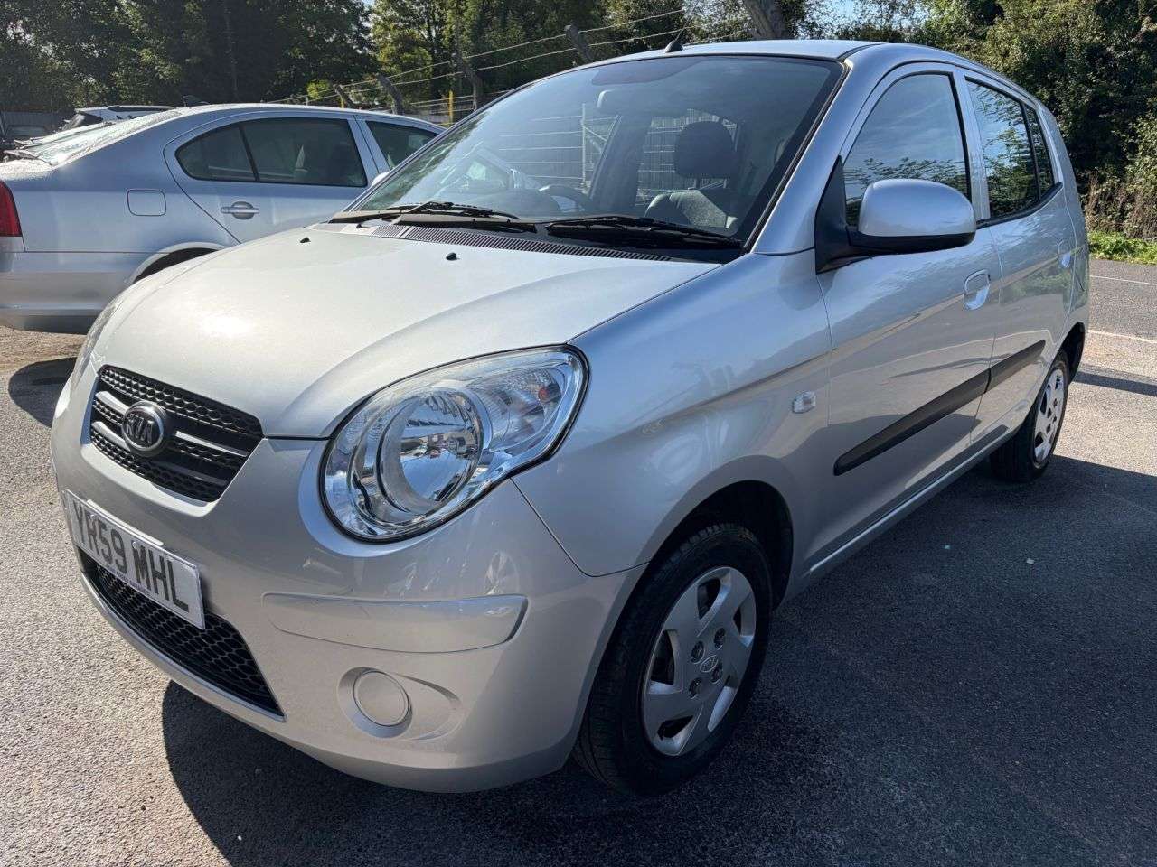 A 2009 KIA PICANTO 1.0 1 Hatchback 5dr Petrol Manual * 3 OWNERS FROM NEW, 12 SERVICE STAMPS, £ A 2009 KIA PICANTO 1.0 1 Hatchback 5dr Petrol Manual * 3 OWNERS FROM NEW, 12 SERVICE STAMPS, £
