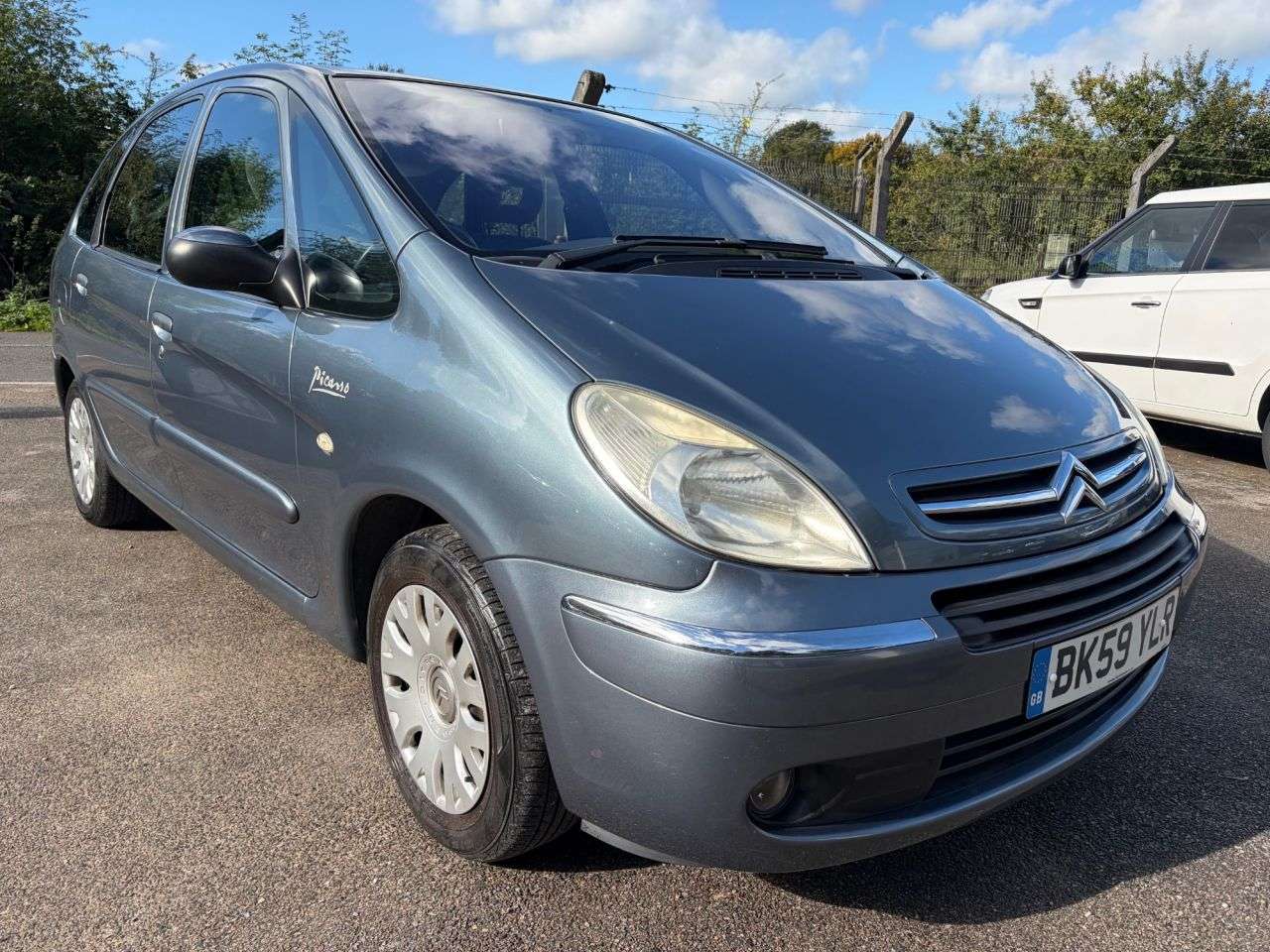 A 2009 CITROEN XSARA PICASSO 1.6i 16V Desire MPV 5dr Petrol Manual * PART/X TO CLEAR, VERY LOW MILEAGE, A 2009 CITROEN XSARA PICASSO 1.6i 16V Desire MPV 5dr Petrol Manual * PART/X TO CLEAR, VERY LOW MILEAGE,