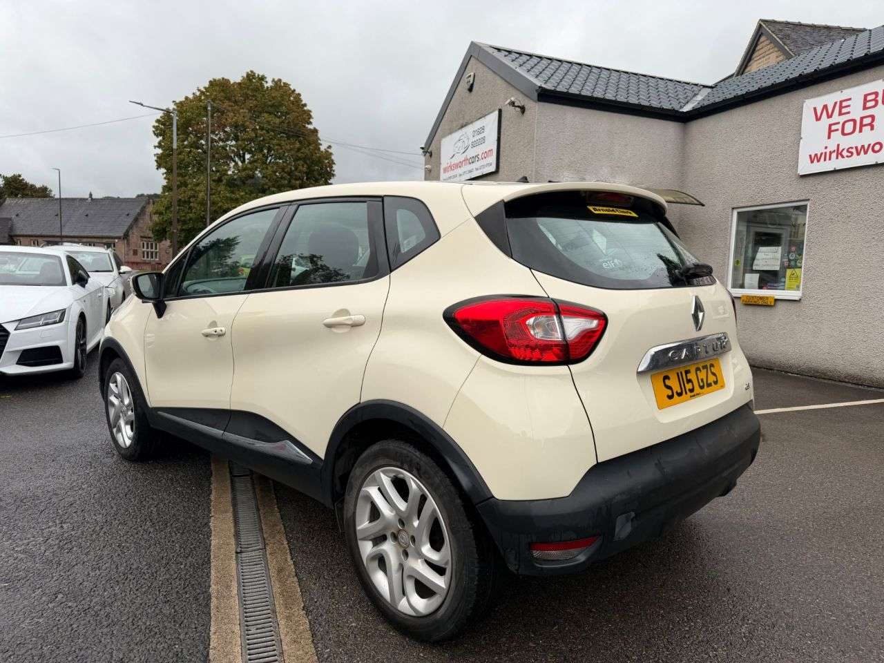 A 2015 RENAULT CAPTUR 1.5 dCi ENERGY Dynamique MediaNav SUV 5dr Diesel Manual Euro 5*HISTORY* **H A 2015 RENAULT CAPTUR 1.5 dCi ENERGY Dynamique MediaNav SUV 5dr Diesel Manual Euro 5*HISTORY* **H