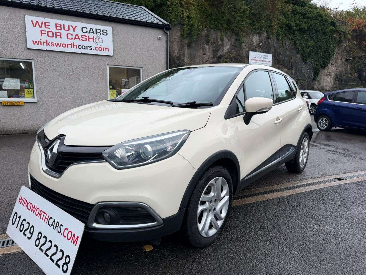 A 2015 RENAULT CAPTUR 1.5 dCi ENERGY Dynamique MediaNav SUV 5dr Diesel Manual Euro 5*HISTORY* **H A 2015 RENAULT CAPTUR 1.5 dCi ENERGY Dynamique MediaNav SUV 5dr Diesel Manual Euro 5*HISTORY* **H