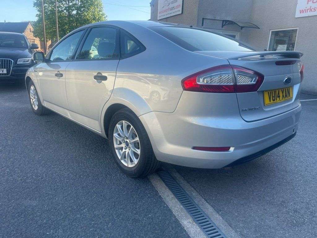 A 2014 FORD MONDEO 1.6 TDCi ECOnetic Edge Hatchback 5dr Diesel Manual Euro 5*FSH*1 OWNER CAR* A 2014 FORD MONDEO 1.6 TDCi ECOnetic Edge Hatchback 5dr Diesel Manual Euro 5*FSH*1 OWNER CAR*