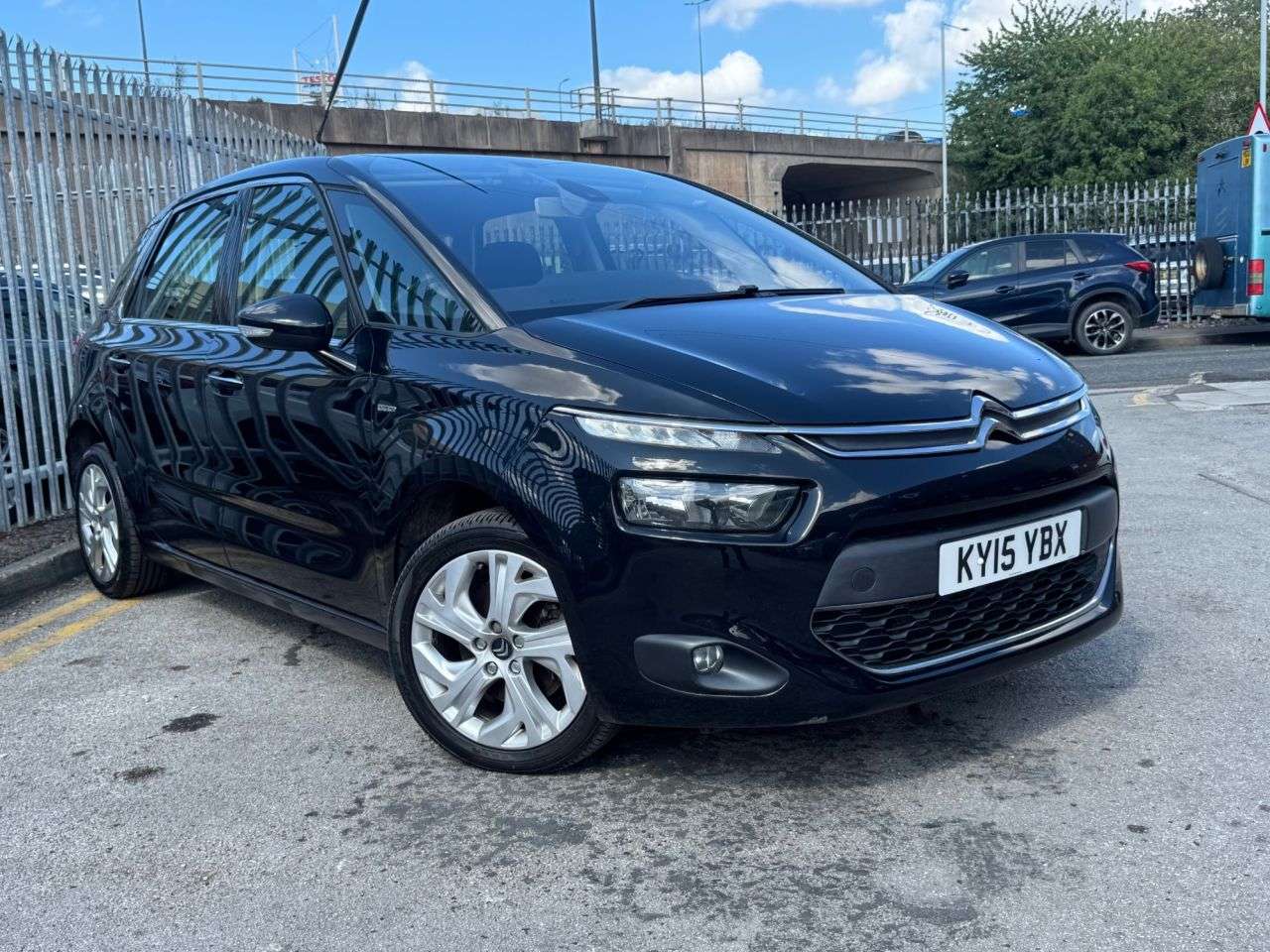 A 2015 CITROEN C4 PICASSO 2.0 BLUEHDI EXCLUSIVE EAT6 5d 148 BHP JUST BEEN SERVICED, MOT 7/27 A 2015 CITROEN C4 PICASSO 2.0 BLUEHDI EXCLUSIVE EAT6 5d 148 BHP JUST BEEN SERVICED, MOT 7/27